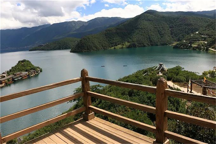 丽江名胜景点 泸沽湖,梦开始的地方   在泸沽湖,近距离体会摩梭文化