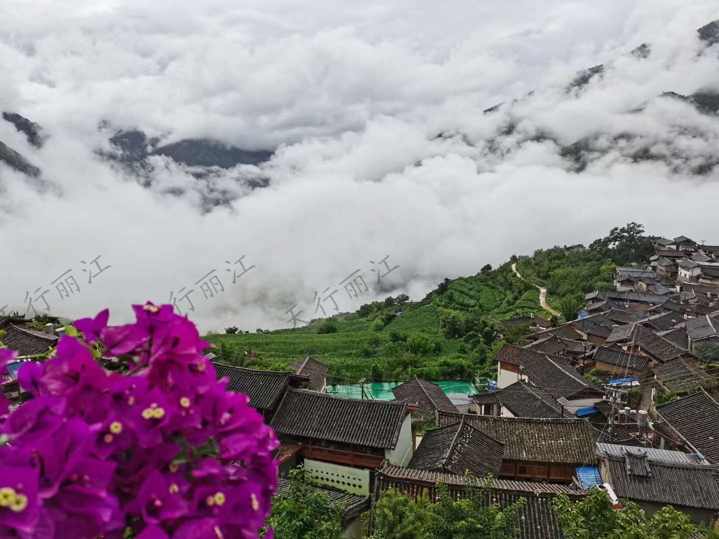 丽江宝山石头城  悬崖上的纳西族城堡  丽江小众旅游及丽江特色定制旅游之首选