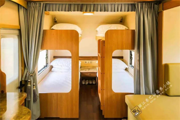 丽江房车营地推荐：丽江东巴谷房车营地