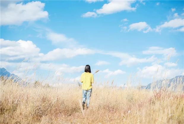 丽江旅游：冬日的丽江，适合与中济海邂逅一场