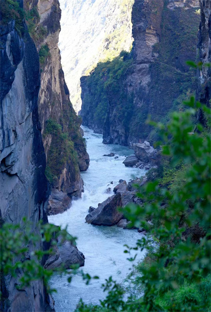 丽江旅行社：虎跳峡最佳徒步季节到了国家地理强烈推 荐