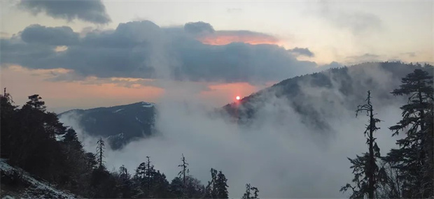 云南旅游,云南旅行社,云南团建公司,云南策划公司,云南会议会展,云南旅游地接,丽江旅游,丽江旅行社,丽江团建公司,丽江策划公司,丽江会议会展,丽江策划执行：山外有山，总要去一次丽江老君山九十九龙潭吧