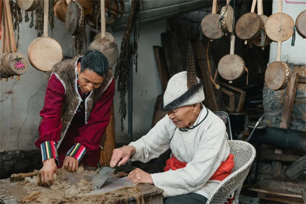 云南旅游,云南旅行社,云南团建公司,云南策划公司,云南会议会展,云南策划执行,丽江旅游,丽江旅行社,丽江团建公司,丽江策划公司,丽江会议会展,丽江策划执行：丽江勒巴鼓，不止是道具……