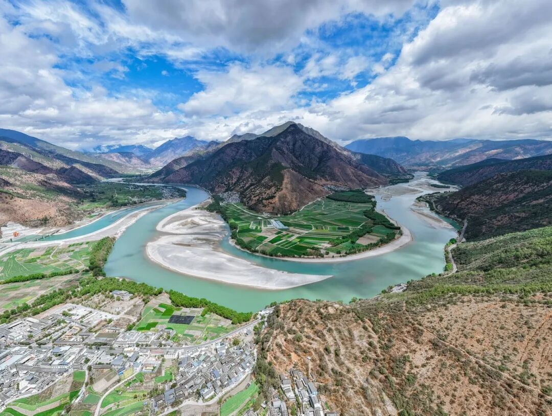 石鼓赏花正当时！这才是丽江的春天！