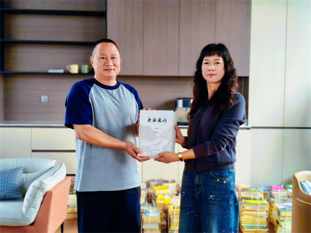 丽江旅游：书香润警营 共建促阅读——区图书馆与丽江市公安局共建阅读分馆
